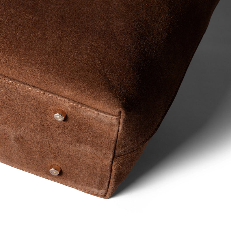 Isabel Bernard Honoré Elin Braune Wildleder Schultertasche IB25111-130-zoom-