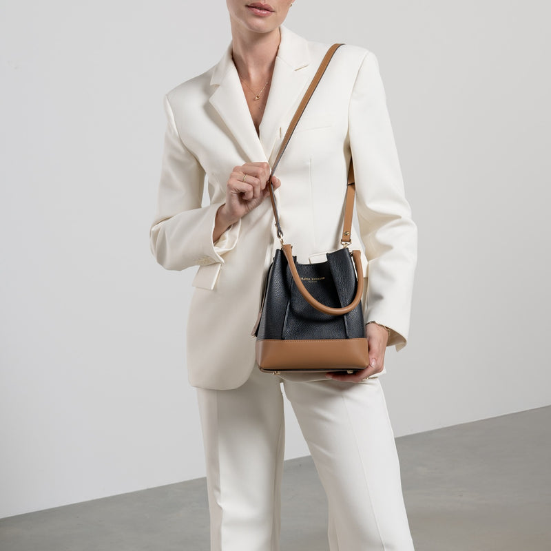 Isabel Bernard Femme Forte Minette Schwarz Kalbsleder Handtasche IB21114-001-zoom-