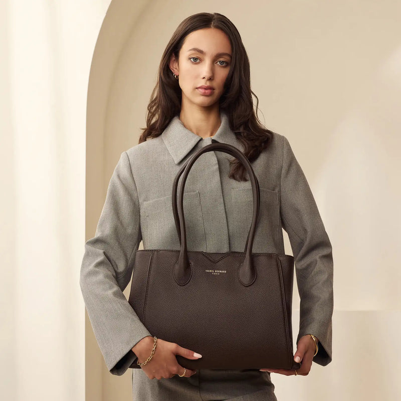 Isabel Bernard Honoré Cloe Braune Handtasche aus Kalbsleder IB25091-zoom-