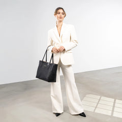 Isabel Bernard Honoré Elin Black calfskin leather shoulder bag IB25111-001