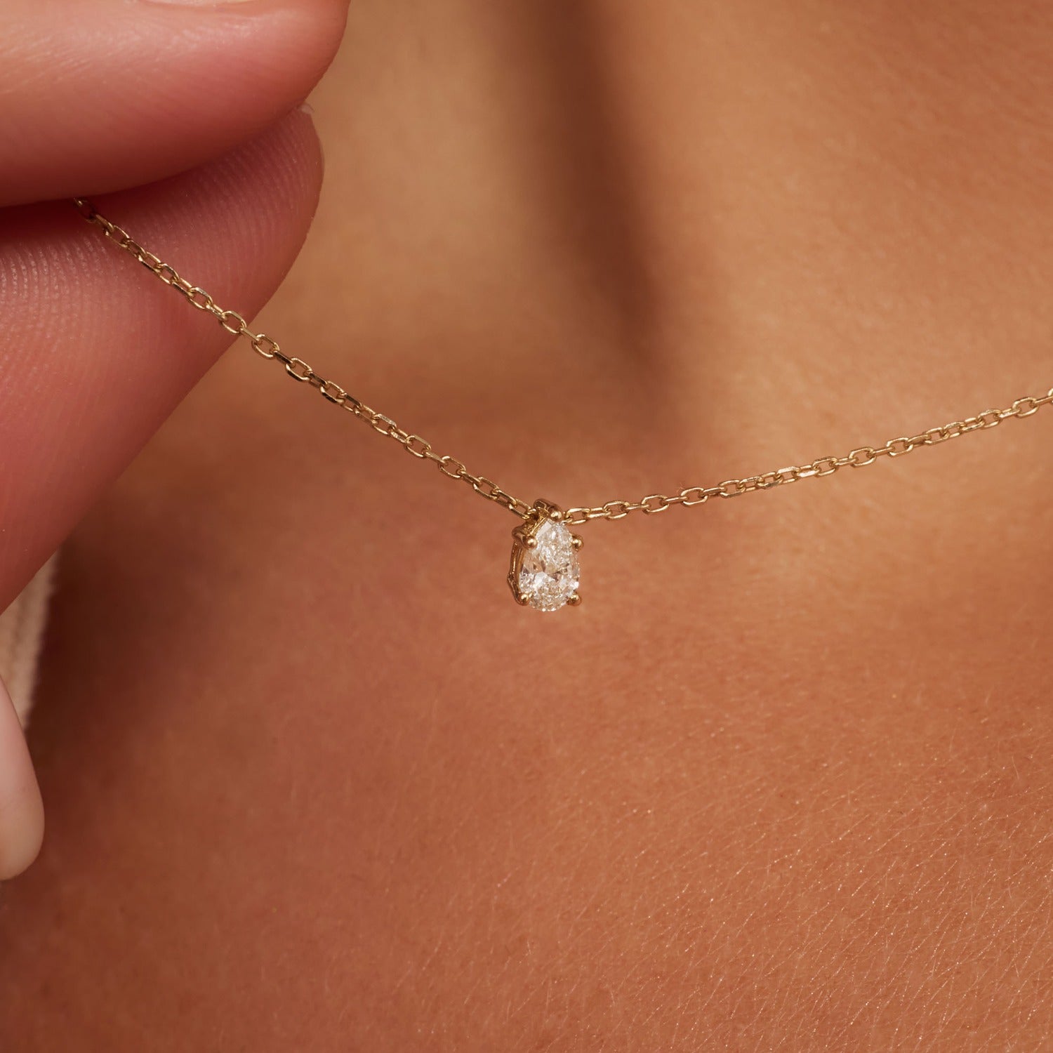 Isabel Bernard De la Paix Eloise 14 karat gold necklace with diamond 0.1 carat IBD350025