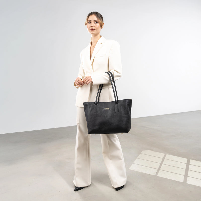 Isabel Bernard Honoré Elin Schwarze Kalbsleder Schultertasche IB25111-001-zoom-