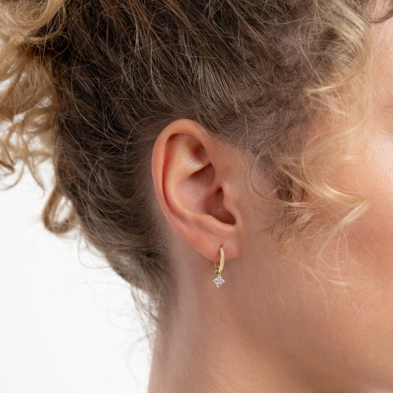 Isabel Bernard Le Marais Audrey 14 Karat Gold Creolen mit Zirkonia-Stein IB360289-zoom-