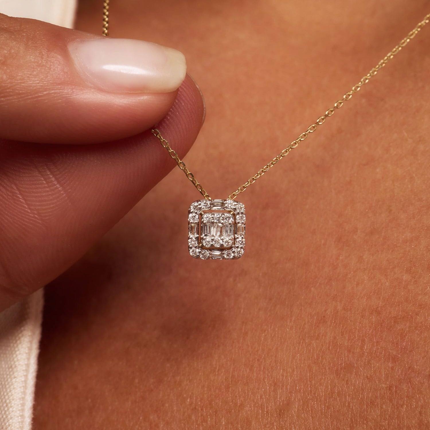 Isabel Bernard De la Paix Elena 14 karat gold necklace with diamond 0.18 carat IBD350030