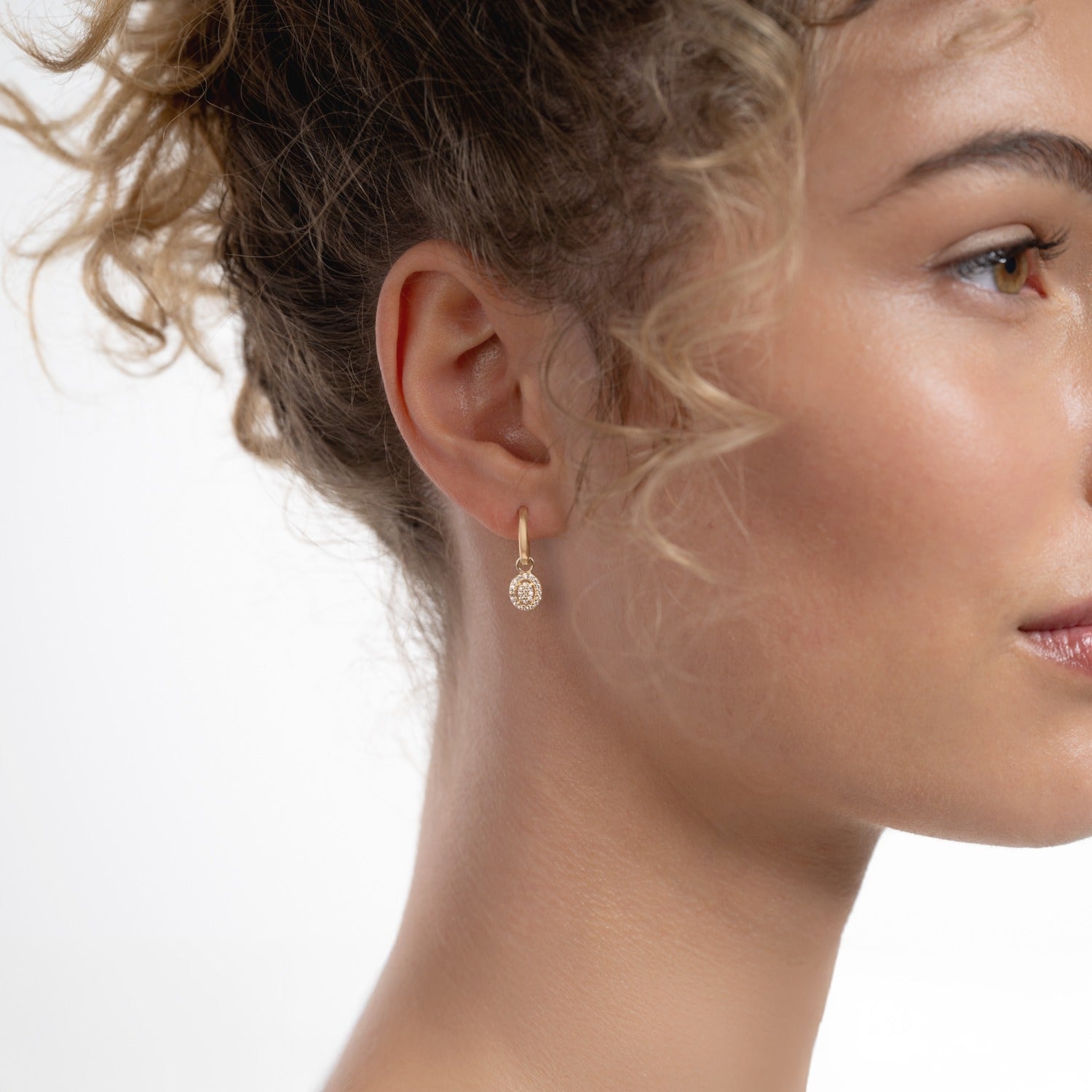 Isabel Bernard Le Marais Anne 14 Karat Gold Hoop Earrings With Zirconia Stone IB360291