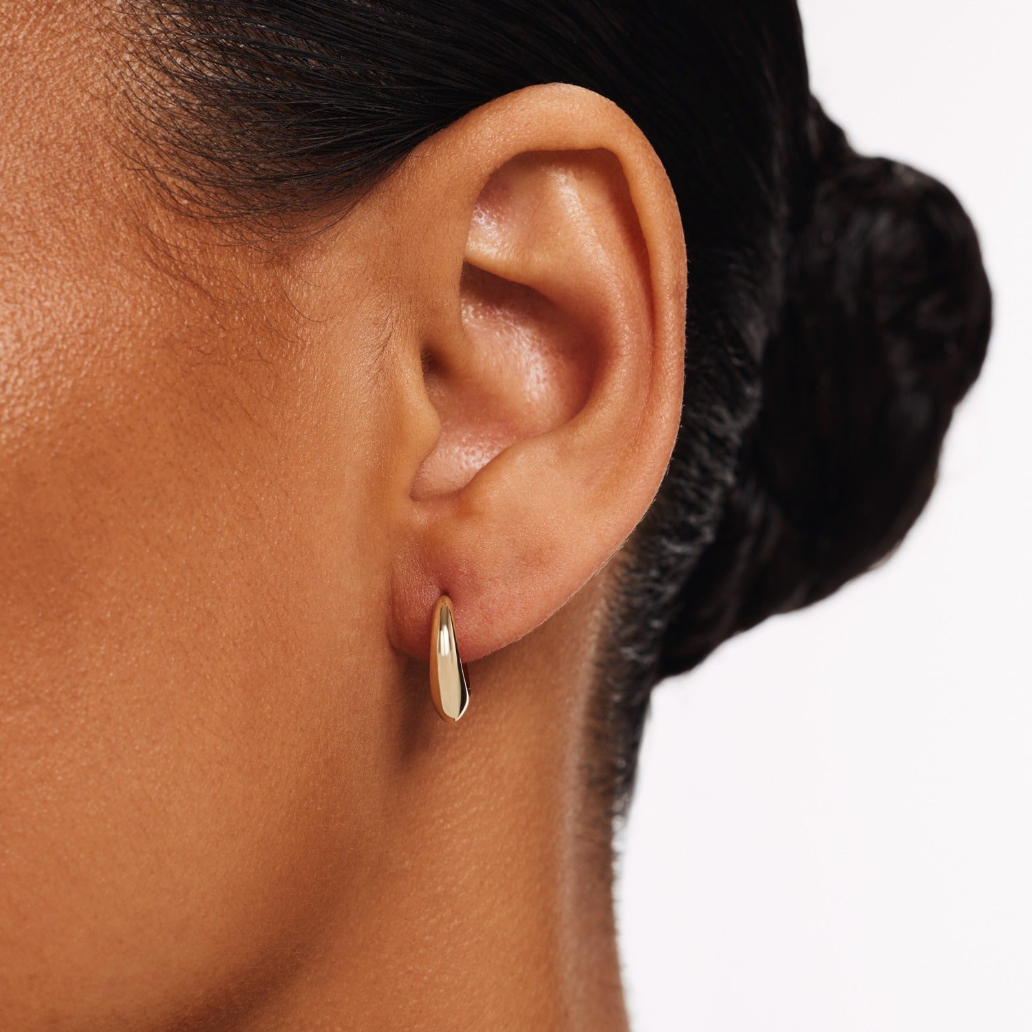 Isabel Bernard Rivoli Delene 14 karat gold hoop earrings IB360279