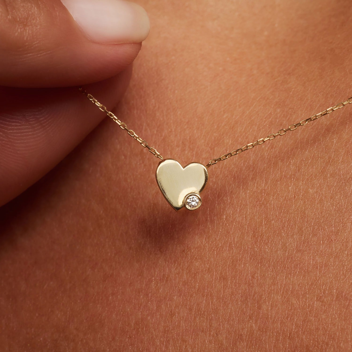 Isabel Bernard De la Paix Amore 14 Karat gold necklace with diamond 0.02 carat IBD350028