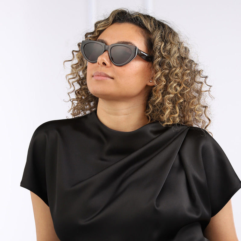 Karl Lagerfeld Grijze Zonnebril KL6100S-020-zoom-